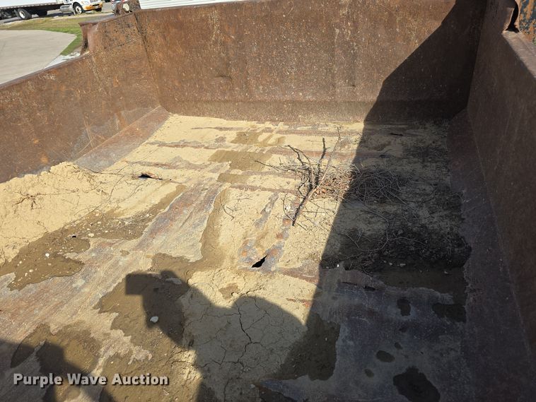 image for item DO5554 1995 White GMC WG dump truck