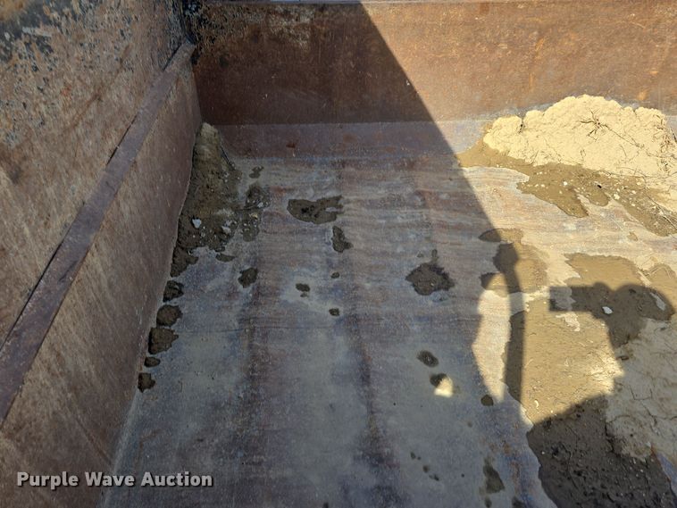 image for item DO5554 1995 White GMC WG dump truck