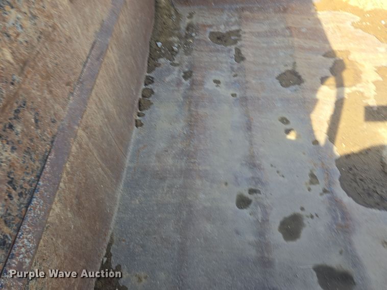 image for item DO5554 1995 White GMC WG dump truck