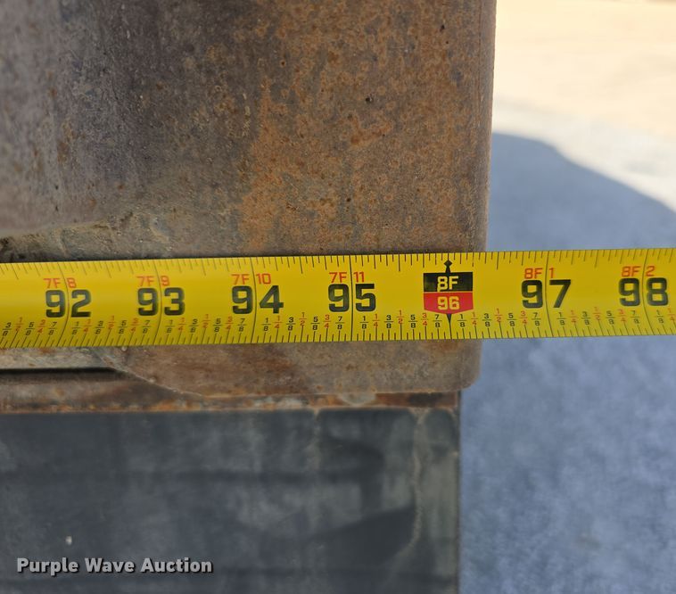 image for item DO5554 1995 White GMC WG dump truck