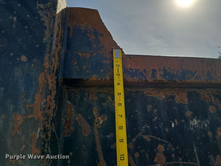 image for item DO5554 1995 White GMC WG dump truck