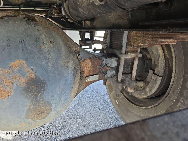 image for item DO5554 1995 White GMC WG dump truck