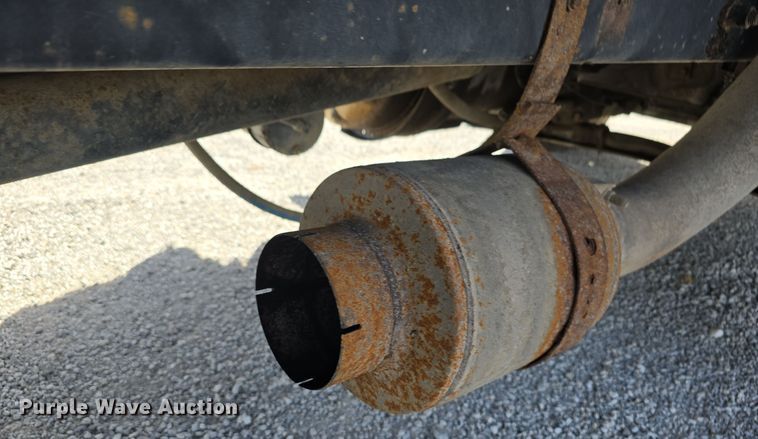 image for item DO5554 1995 White GMC WG dump truck