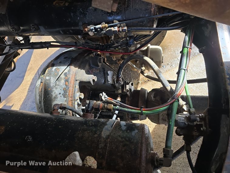 image for item DO5554 1995 White GMC WG dump truck