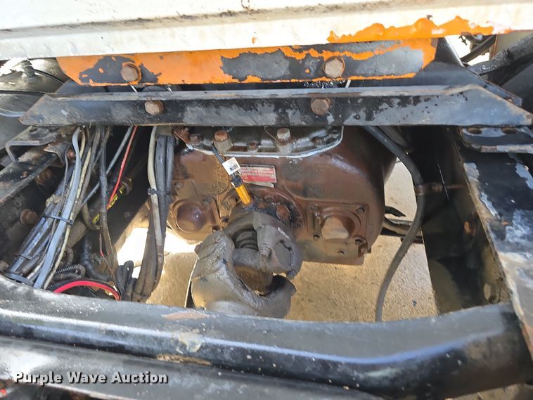 image for item DO5554 1995 White GMC WG dump truck