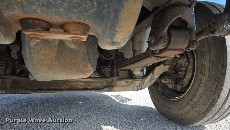 image for item DO5554 1995 White GMC WG dump truck