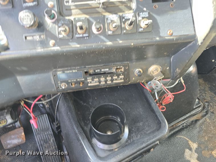 image for item DO5554 1995 White GMC WG dump truck