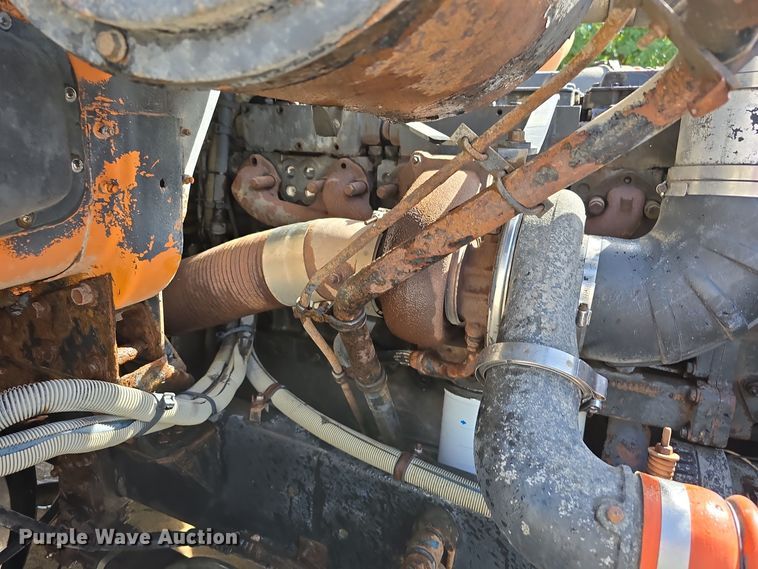 image for item DO5554 1995 White GMC WG dump truck