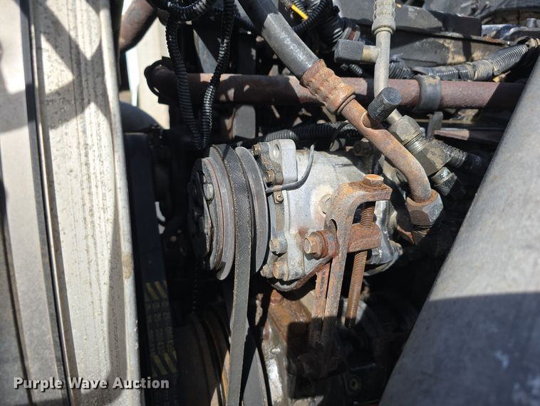 image for item DO5554 1995 White GMC WG dump truck