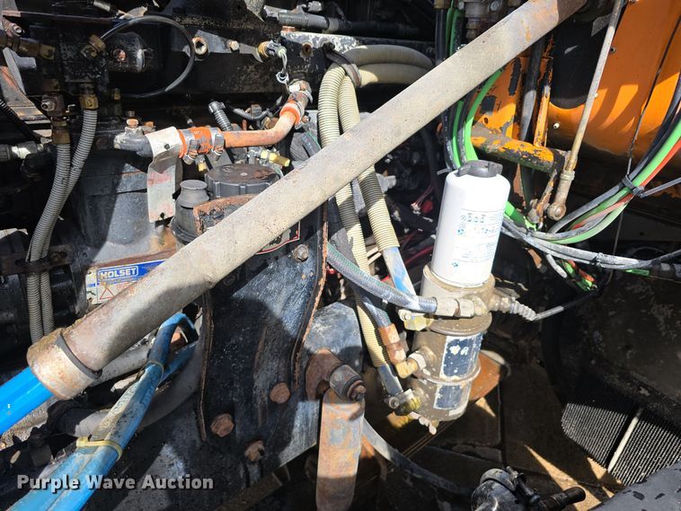 image for item DO5554 1995 White GMC WG dump truck