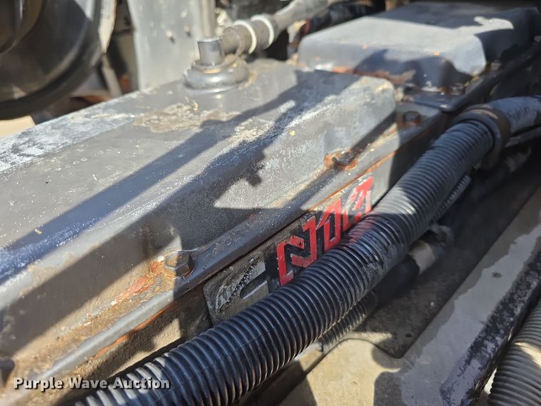 image for item DO5554 1995 White GMC WG dump truck