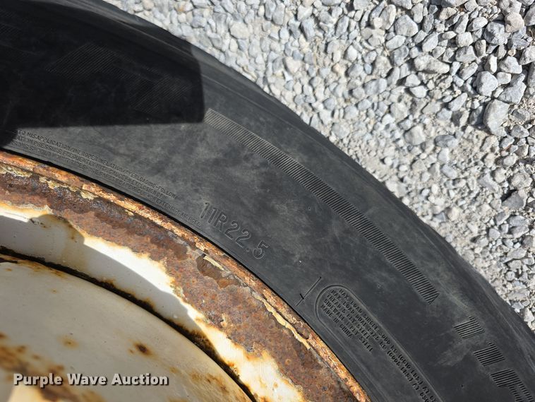 image for item DO5554 1995 White GMC WG dump truck