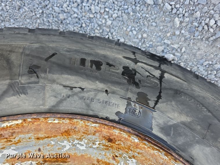 image for item DO5554 1995 White GMC WG dump truck