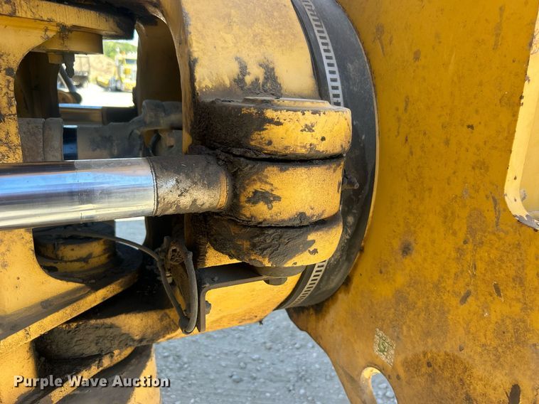 image for item DO7513 2010 Caterpillar  730 haul truck