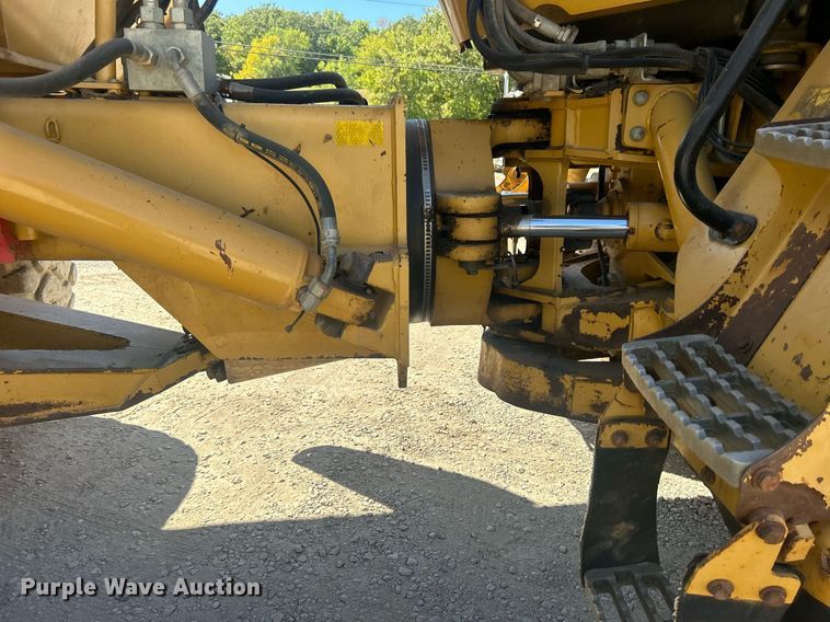 image for item DO7513 2010 Caterpillar  730 haul truck