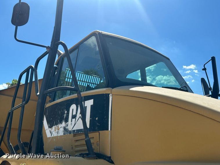 image for item DO7513 2010 Caterpillar  730 haul truck