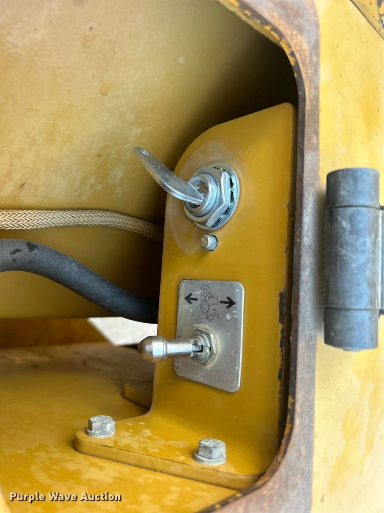 image for item DO7513 2010 Caterpillar  730 haul truck