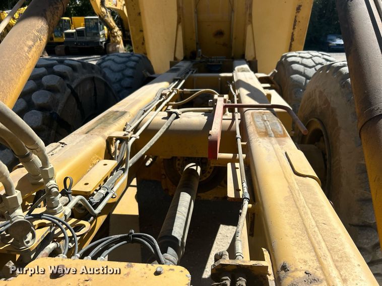 image for item DO7513 2010 Caterpillar  730 haul truck