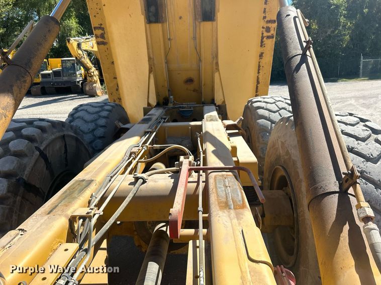 image for item DO7513 2010 Caterpillar  730 haul truck