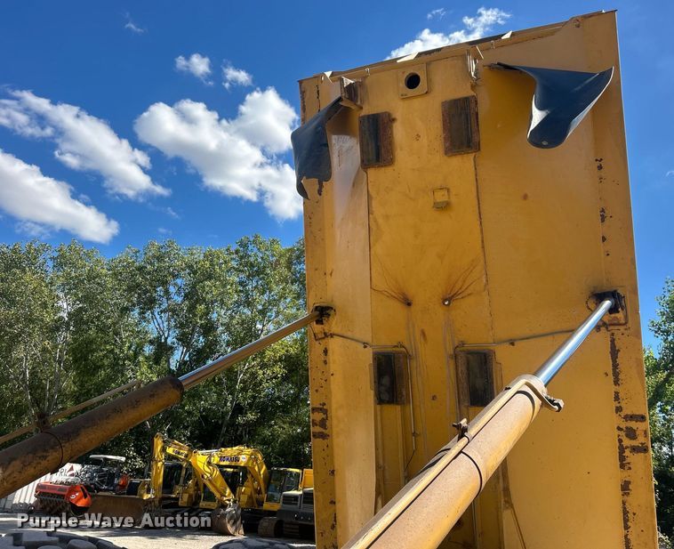 image for item DO7513 2010 Caterpillar  730 haul truck