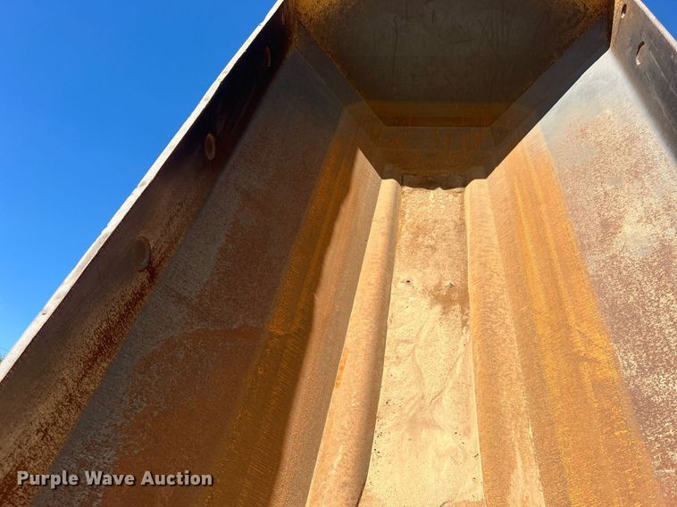 image for item DO7513 2010 Caterpillar  730 haul truck