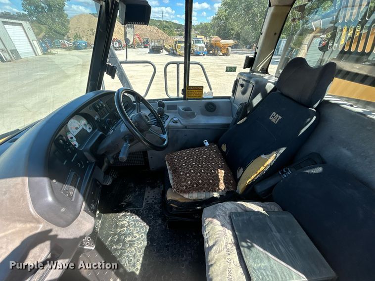 image for item DO7513 2010 Caterpillar  730 haul truck