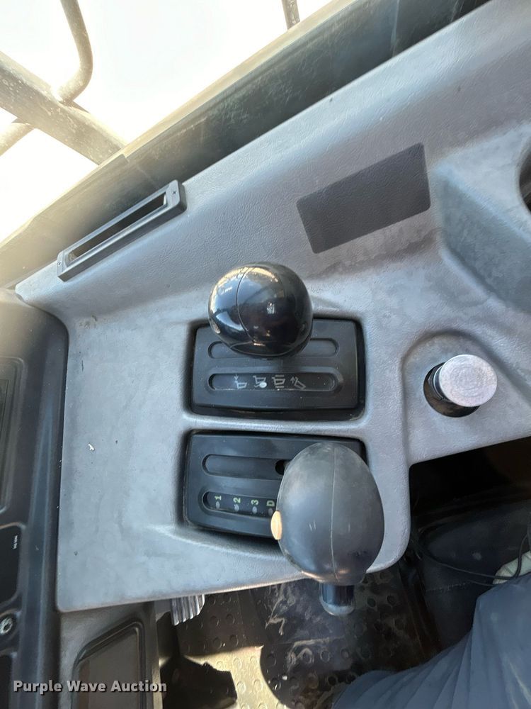 image for item DO7513 2010 Caterpillar  730 haul truck