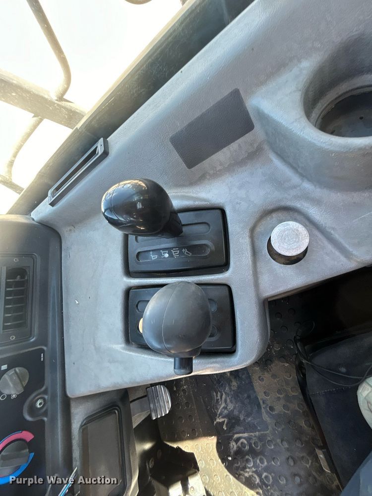 image for item DO7513 2010 Caterpillar  730 haul truck