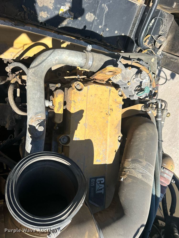 image for item DO7513 2010 Caterpillar  730 haul truck