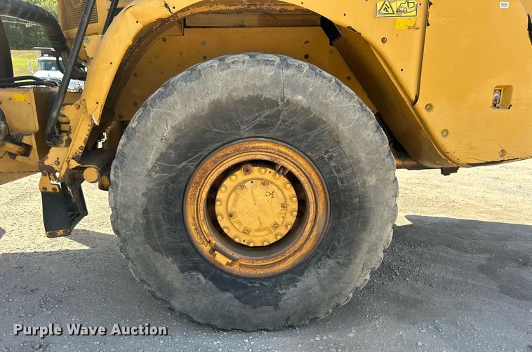 image for item DO7513 2010 Caterpillar  730 haul truck