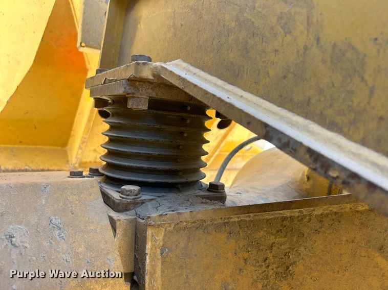 image for item DO7513 2010 Caterpillar  730 haul truck