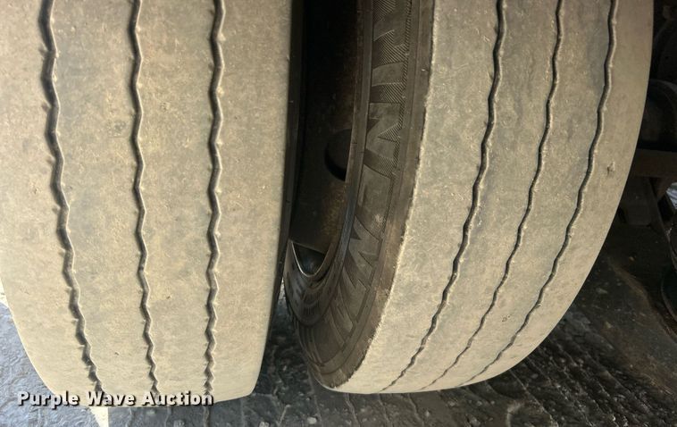 image for item DO7514 2001 Trail-Eze DHT7048 drop deck hydraulic tail equipment trailer