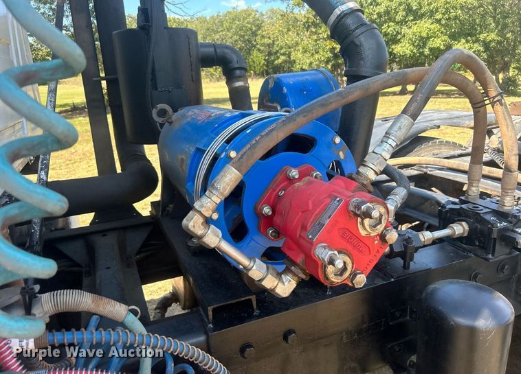 image for item DO7548 1994 Mack CH613 semi truck