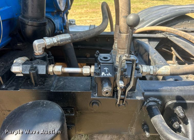 image for item DO7548 1994 Mack CH613 semi truck