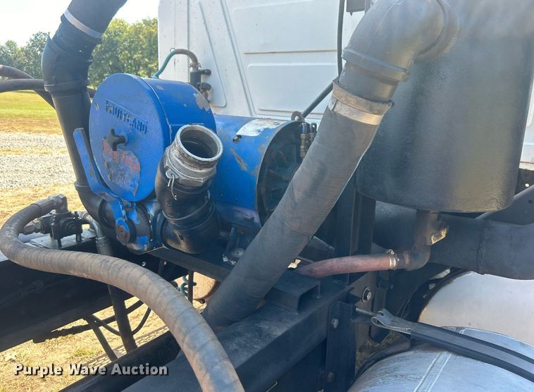 image for item DO7548 1994 Mack CH613 semi truck