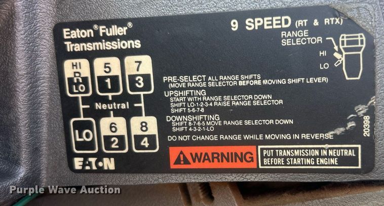 image for item DO7548 1994 Mack CH613 semi truck