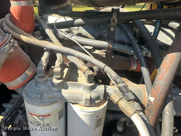 image for item DO7548 1994 Mack CH613 semi truck