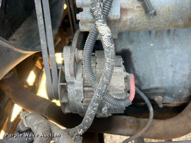 image for item DO7548 1994 Mack CH613 semi truck