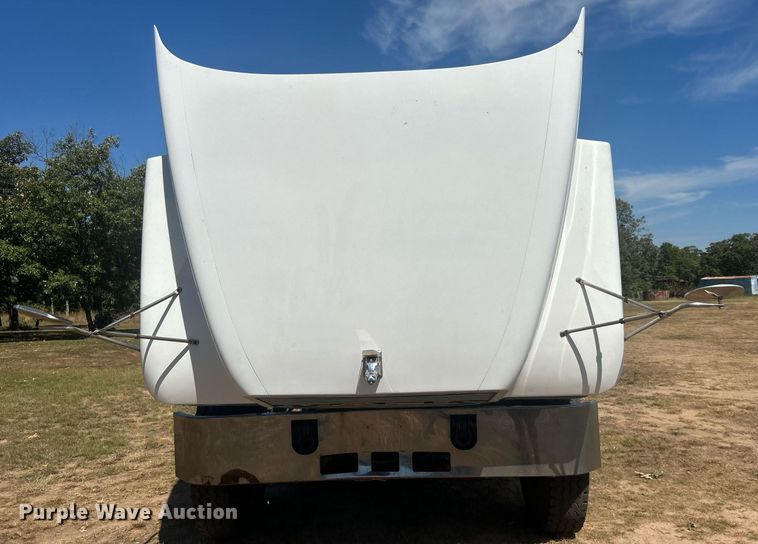 image for item DO7548 1994 Mack CH613 semi truck