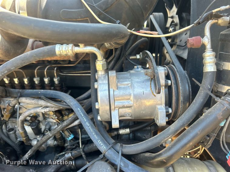 image for item DO7548 1994 Mack CH613 semi truck