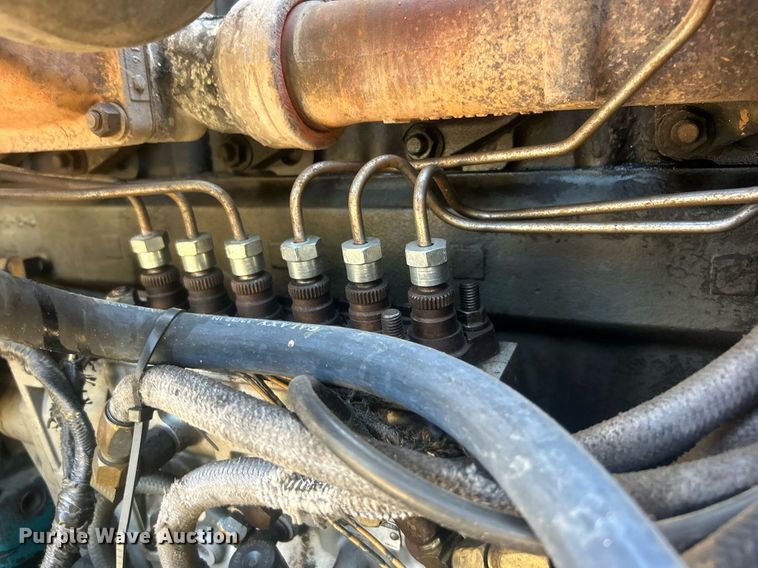 image for item DO7548 1994 Mack CH613 semi truck