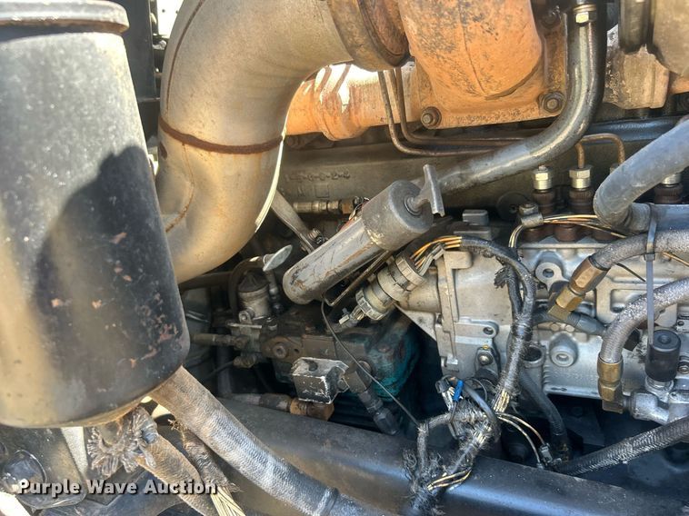 image for item DO7548 1994 Mack CH613 semi truck