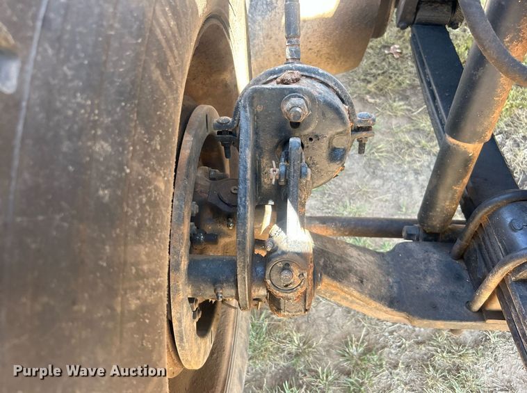 image for item DO7548 1994 Mack CH613 semi truck