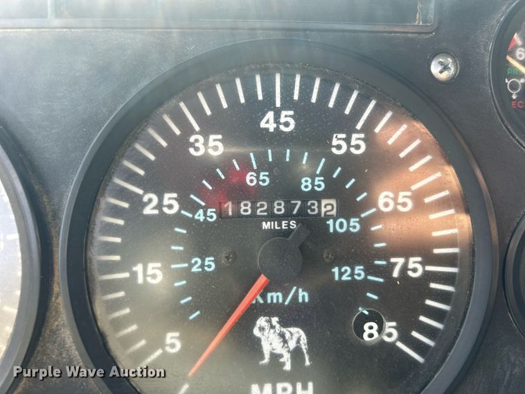 image for item DO7548 1994 Mack CH613 semi truck