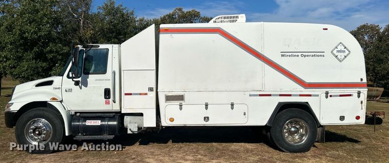 image for item DO7549 2007 International  4300 wireline truck