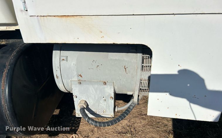 image for item DO7549 2007 International  4300 wireline truck