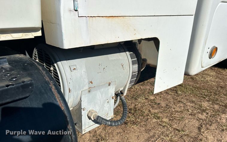 image for item DO7549 2007 International  4300 wireline truck