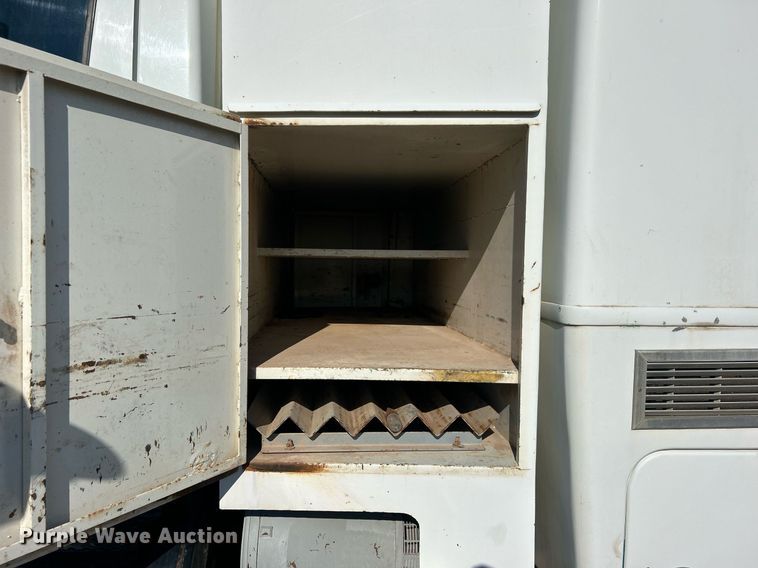 image for item DO7549 2007 International  4300 wireline truck