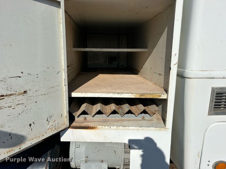 image for item DO7549 2007 International  4300 wireline truck