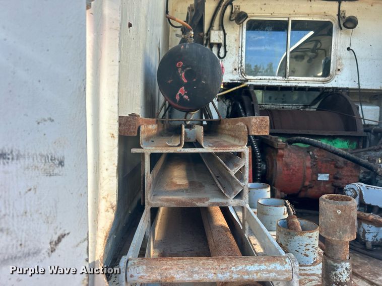 image for item DO7549 2007 International  4300 wireline truck